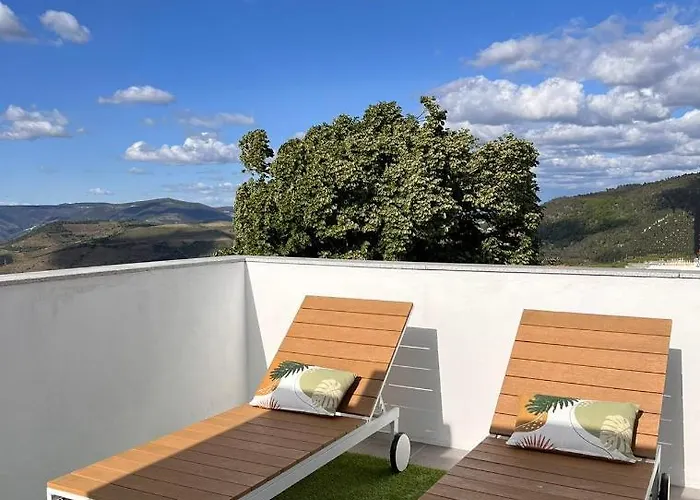 Douro Valley Terrace * アルママール